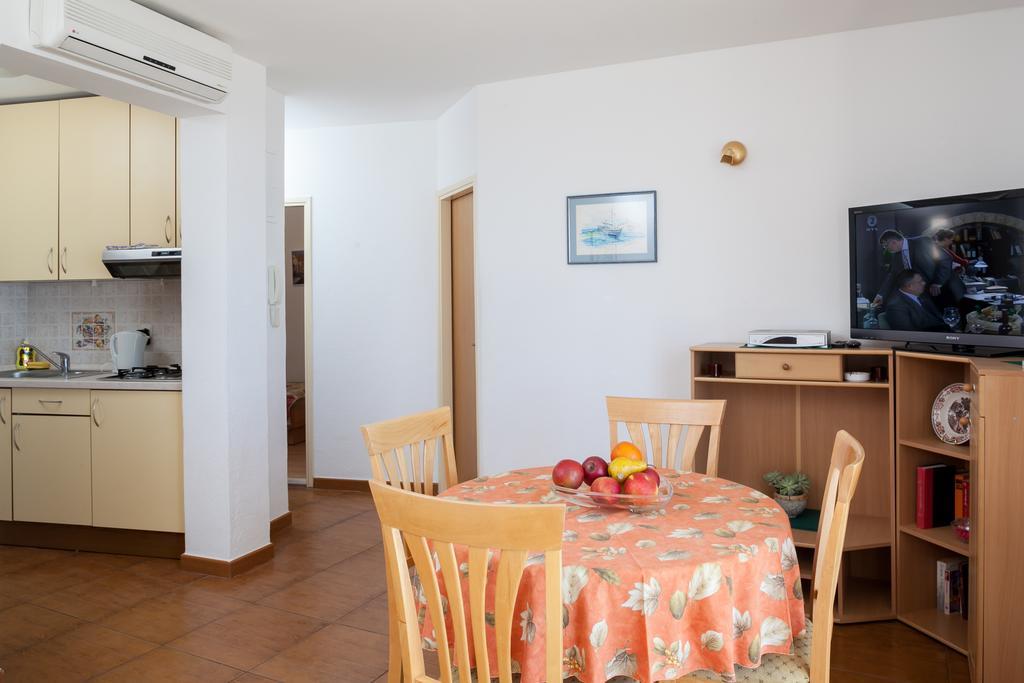 Apartments Waterfront Ivan Podgora Room photo