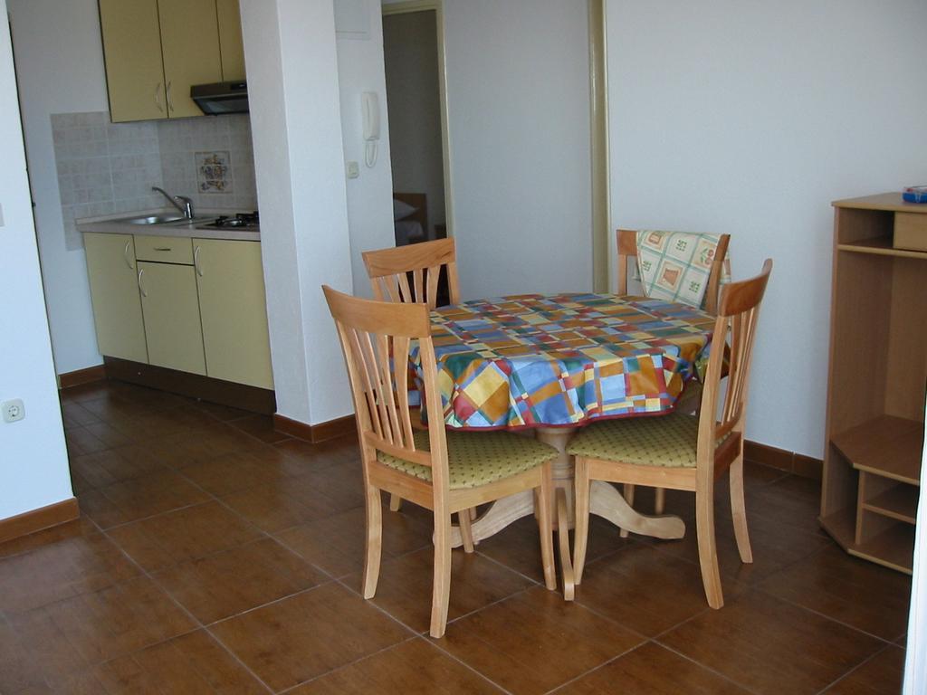 Apartments Waterfront Ivan Podgora Room photo